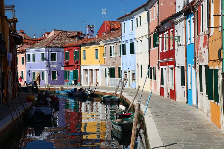 Begeleide rondleiding in kleine groep per privéboot naar de eilanden Murano en Burano