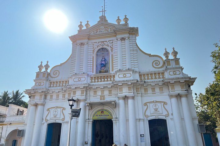 Beste Privat-Tagestour durch Pondicherry und Auroville von Chennai