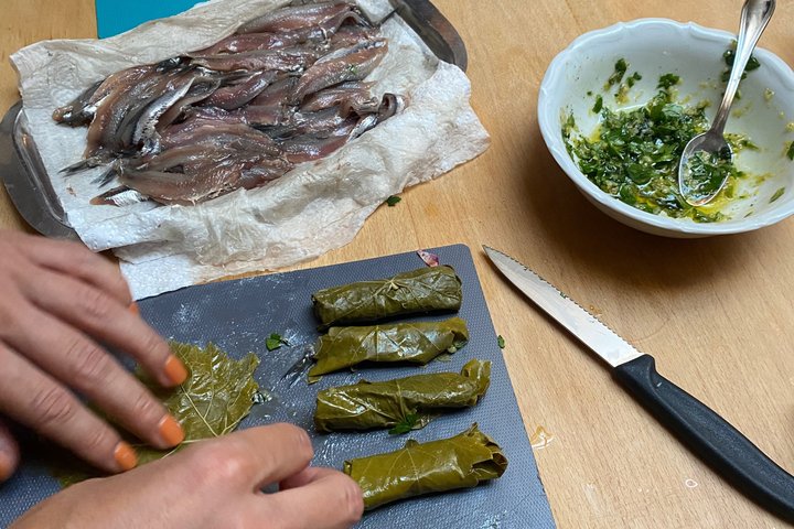Clase de cocina, cocina tradicional griega, en una isla griega.