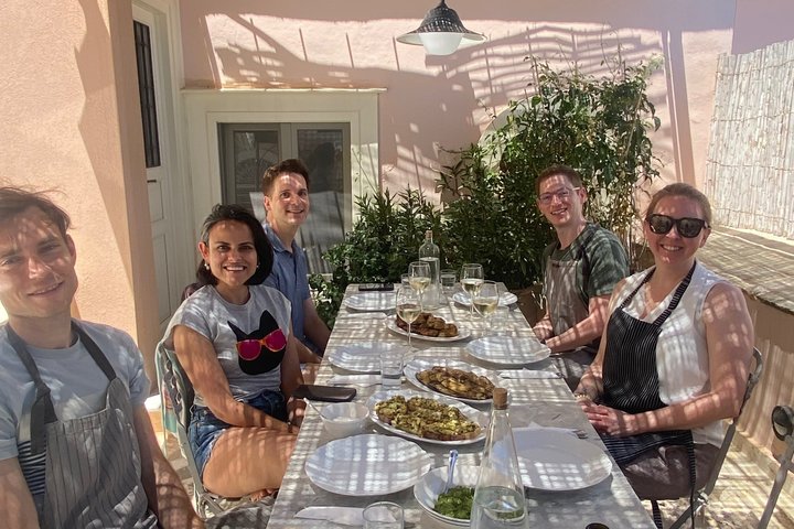 Clase de cocina, cocina tradicional griega, en una isla griega.