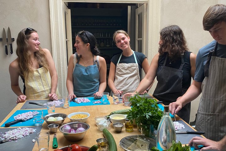 Clase de cocina, cocina tradicional griega, en una isla griega.