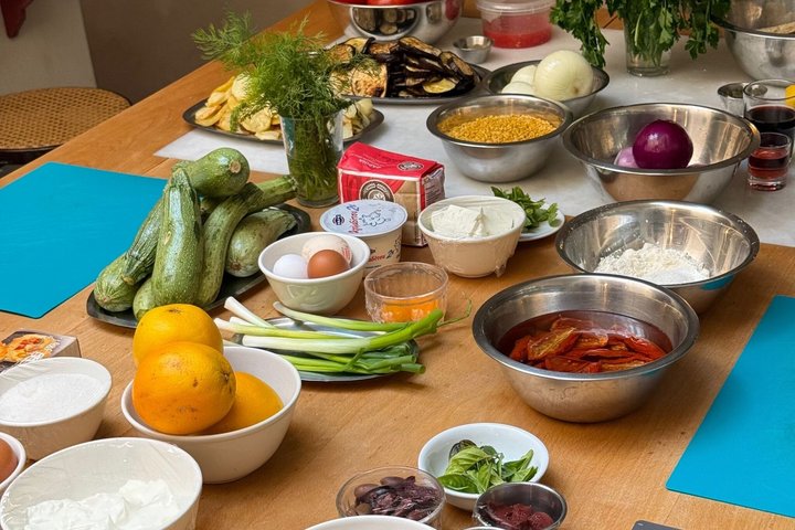 Clase de cocina, cocina tradicional griega, en una isla griega.
