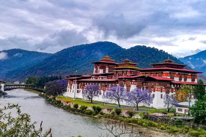 Oppdag Bhutan på 7 dager | Privat kultur- og naturopplevelse
