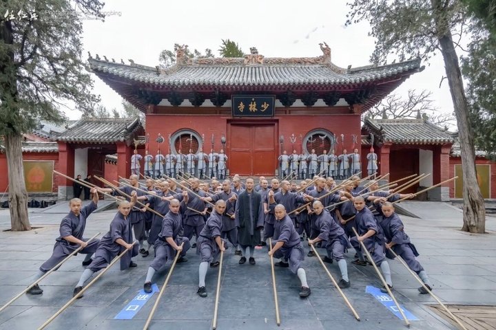Luoyang privat dagstur till Longmen Grottoes och Shaolin tempel