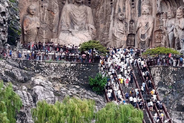 Luoyang privat dagstur till Longmen Grottoes och Shaolin tempel