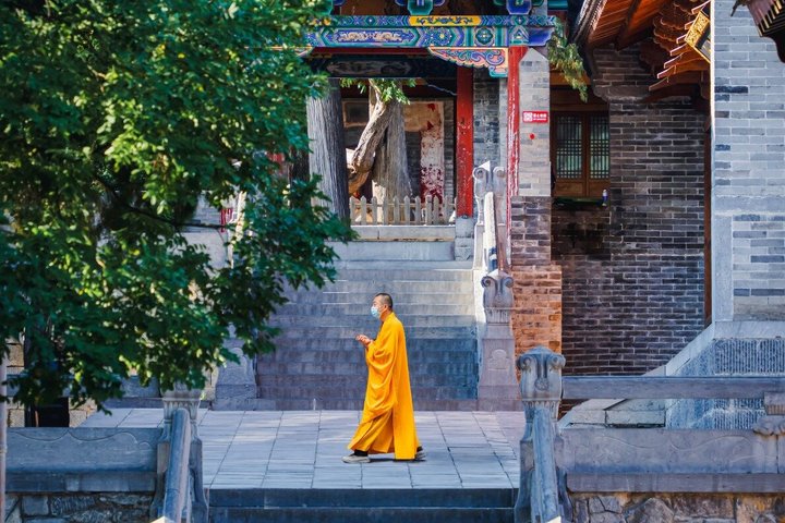 Luoyang privat dagstur till Longmen Grottoes och Shaolin tempel