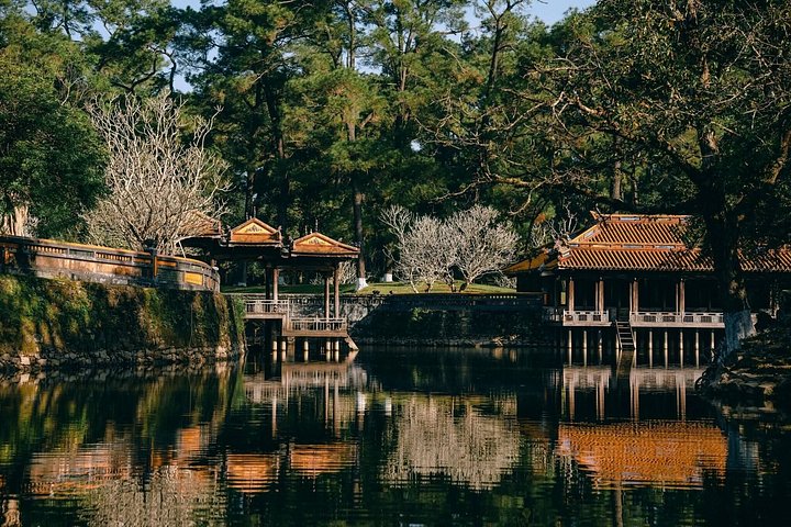 Tour della città di Hue con autista privato Itinerario flessibile e personalizzato