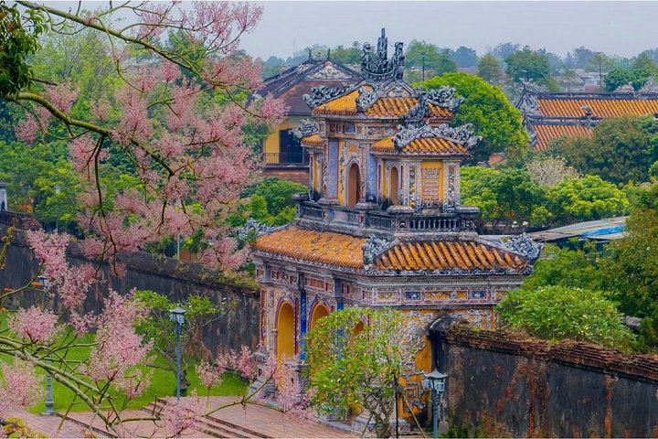 Tour della città di Hue con autista privato Itinerario flessibile e personalizzato