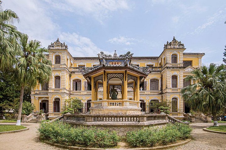 Tour della città di Hue con autista privato Itinerario flessibile e personalizzato
