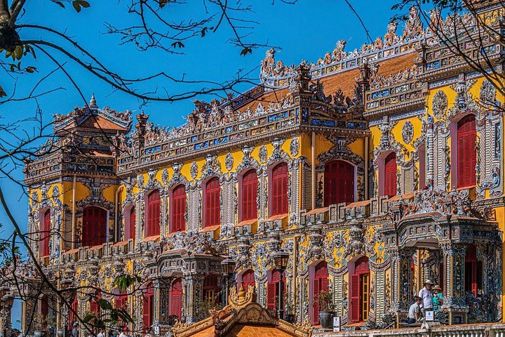 Tour della città di Hue con autista privato Itinerario flessibile e personalizzato