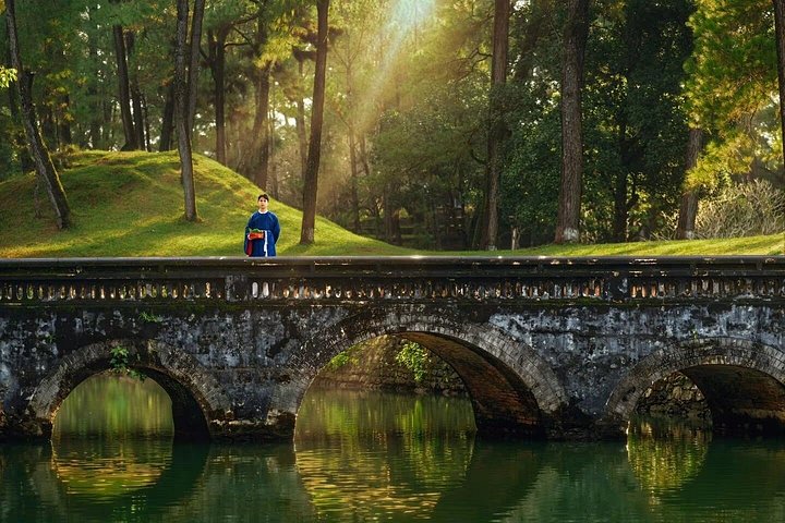 Tour della città di Hue con autista privato Itinerario flessibile e personalizzato