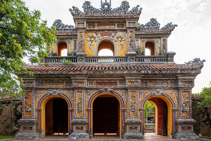 Tour della città di Hue con autista privato Itinerario flessibile e personalizzato