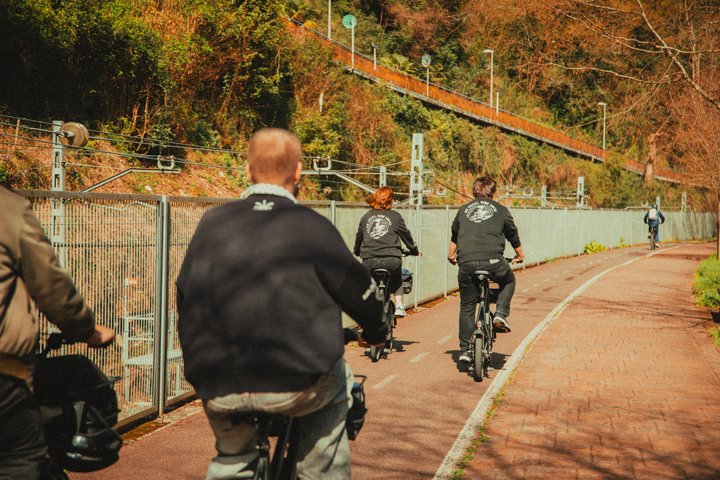 Tour in bici elettrica per piccoli gruppi a San Sebastian