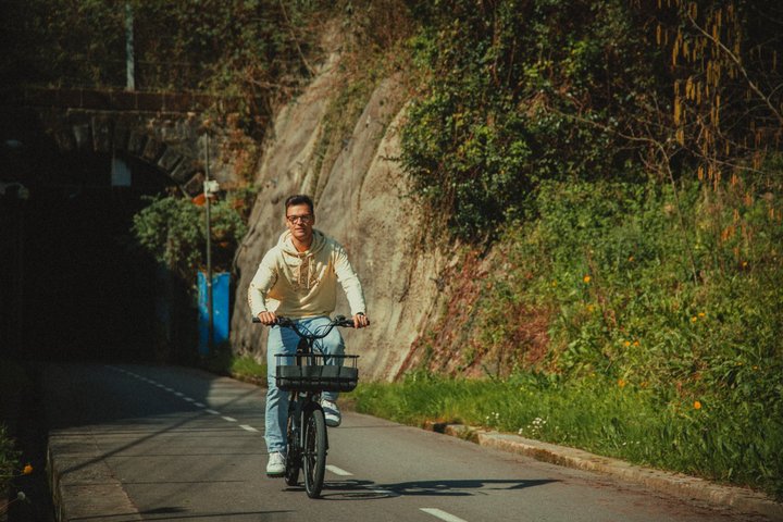 Tour in bici elettrica per piccoli gruppi a San Sebastian