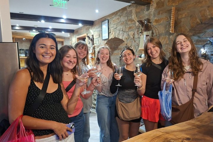 Experiência de degustação de vinhos e trufas búlgaros em Veliko Tarnovo