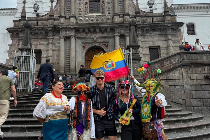 Visite privée de la ville : Quito colonial, le Milieu du monde et le téléphérique