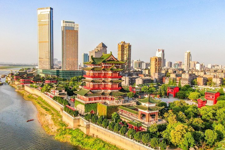 Traslado privado de partida de Nanchang: Hotel para o aeroporto
