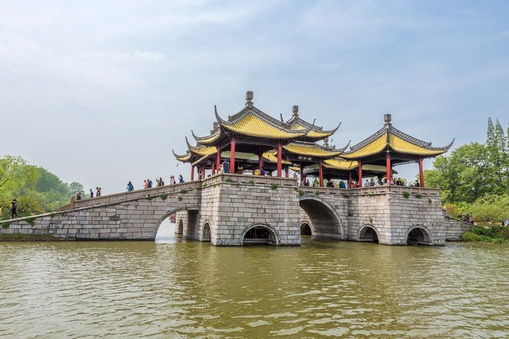 Traslado privado de llegada al aeropuerto de Yangzhou para hoteles de la ciudad
