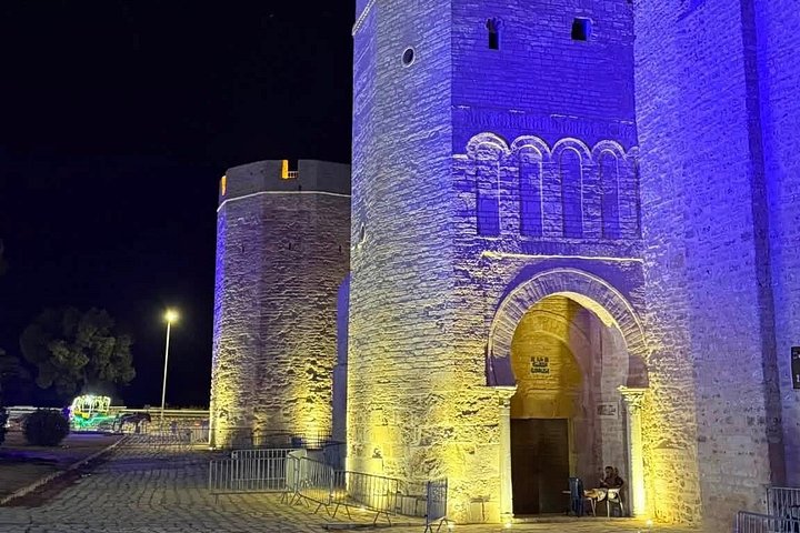 Halvdagstur till Monastir Medina Ribat och Bourguibas mausoleum