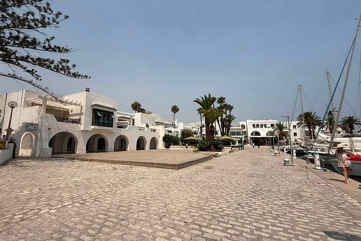 Halvdagstur till Monastir Medina Ribat och Bourguibas mausoleum
