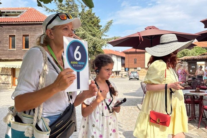 Tour guidato a piedi di Nesebar con visita alla cantina