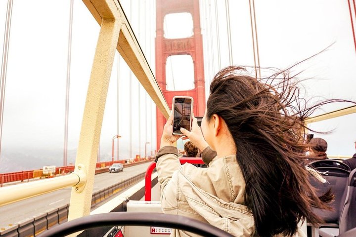 SF : Hop-on Hop-off Sightseeing Tour mit dem Open-top Bus