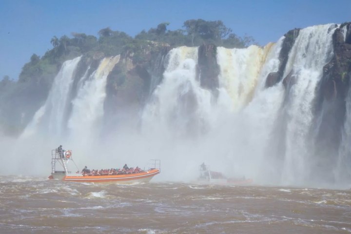 Gran Aventura Iguazu Falls: giro in fuoristrada e navigazione in barca a Iguazu