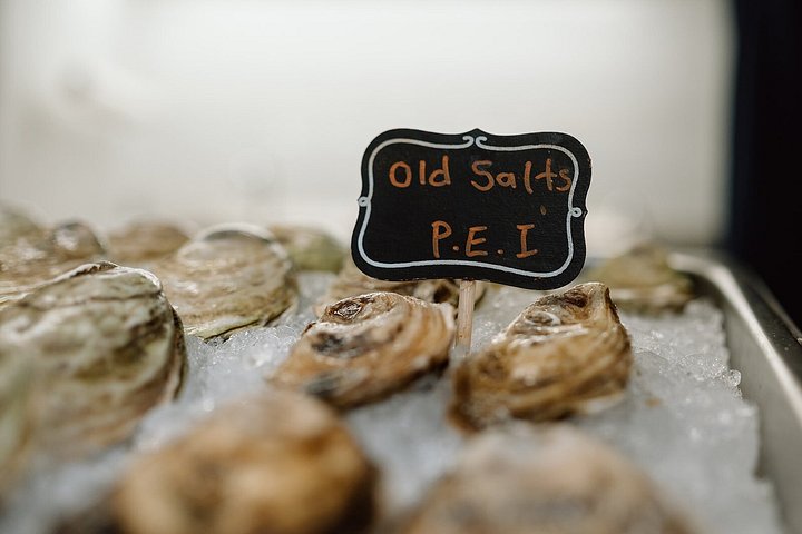 SIP & SHUCK - Oyster Shucking Class/ A pochi passi dalle navi da crociera