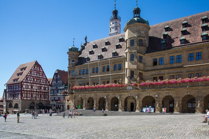Rothenburg : middeleeuwse muren, torens en historische oude binnenstad
