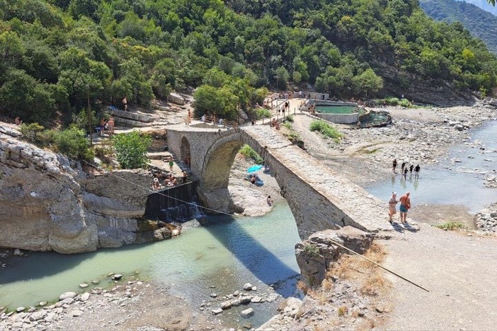 Bënja Thermal Baths og Langarica Canyon Tour fra Saranda Ksamil