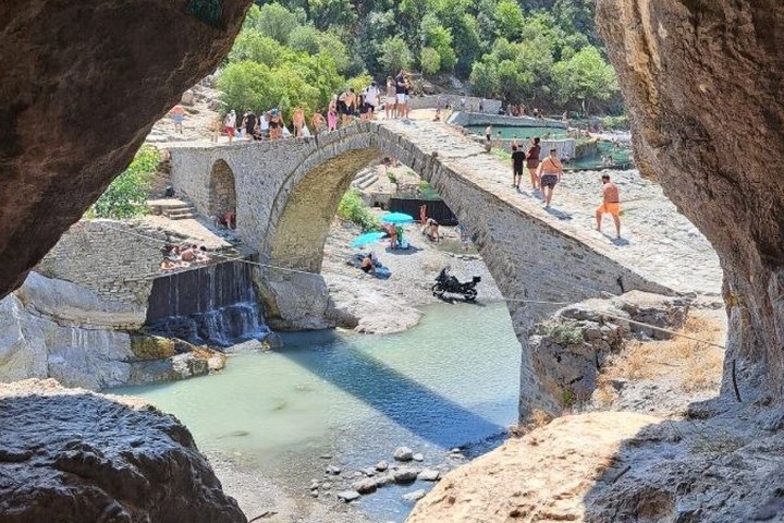 Bënja Thermal Baths og Langarica Canyon Tour fra Saranda Ksamil