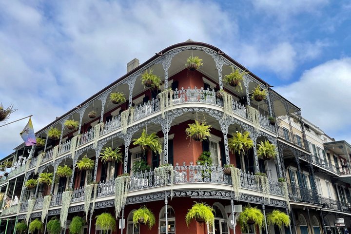 Anmeldelser af New Orleans Ghost og True Crime