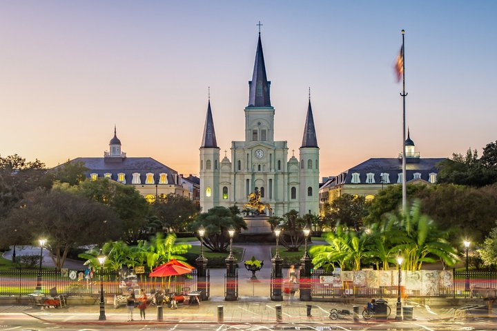Anmeldelser af New Orleans Ghost og True Crime
