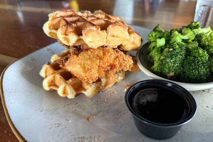 Raleigh : tour gastronomico del distretto dei magazzini con 5 degustazioni e barbecue