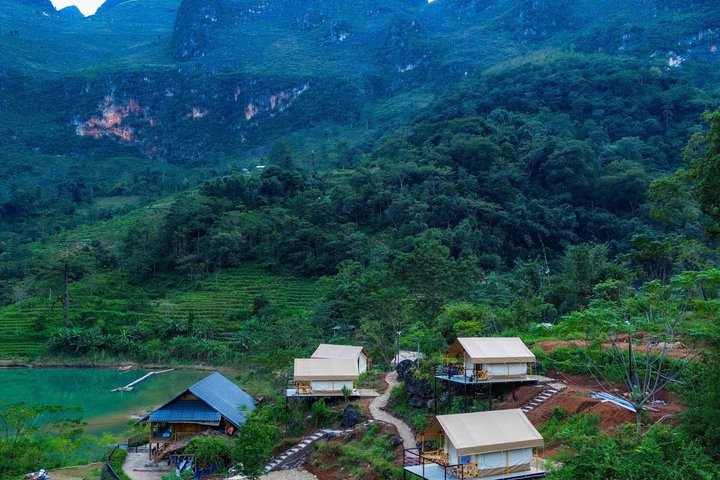 Avontuurlijke Ha Giang Loop : Gemakkelijke ruiters Camp-Trekking Tours 3D2N