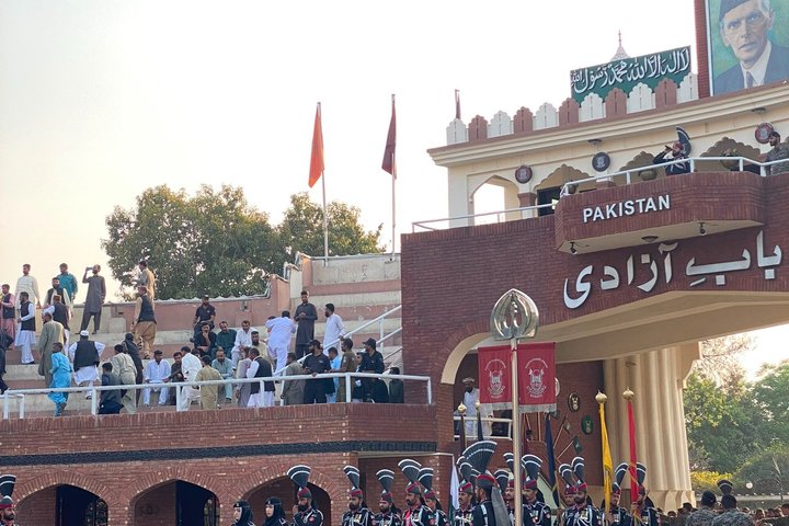 Private Tour Lahore Walled City, Fort, Badshahi Mosque and Wagha
