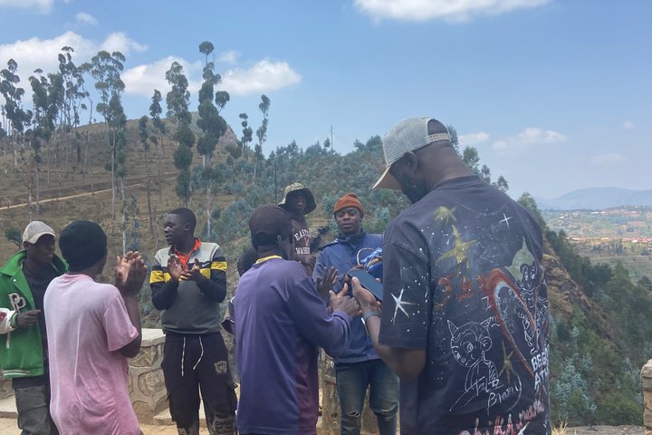 Kigali zum Kivu-See Tour Kaffeefarm Besuch und Bootsfahrt