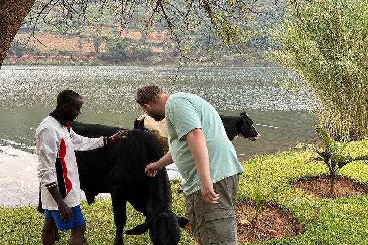 Kigali zum Kivu-See Tour Kaffeefarm Besuch und Bootsfahrt