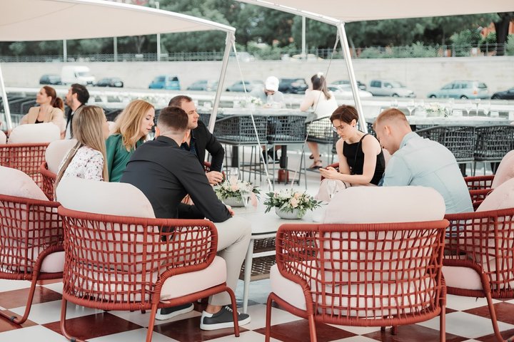 Budapest Dinner Cruise with Live Music & Unlimited Drinks