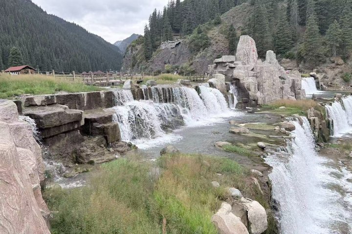Private Day Tour naar Nanshan Pasture en Tianshan Grand Canyon