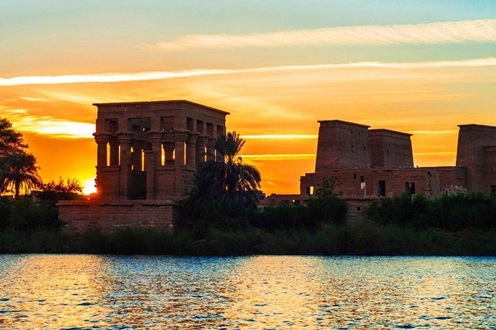 5 - Days Nile Cruise navigue Louxor à Assouan et Abu Simbel. Montgolfière