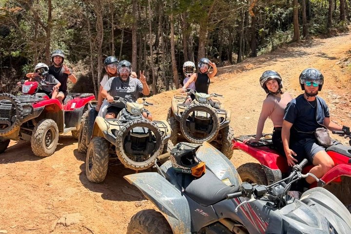 Escapade exclusive en montagne : Excursion en quad au départ de Medellín avec déjeuner