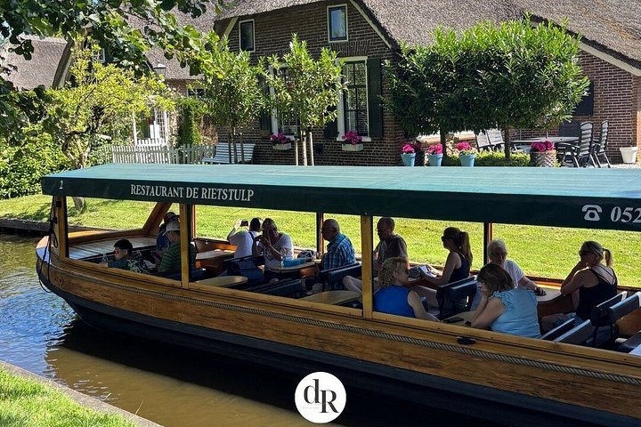 Giethoorn Rondvaart met Koffie en Stroopwafel