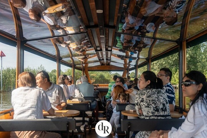 Giethoorn Rondvaart met Koffie en Stroopwafel