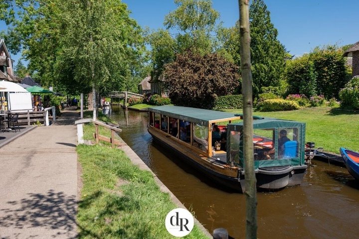 Giethoorn Rondvaart met Koffie en Stroopwafel