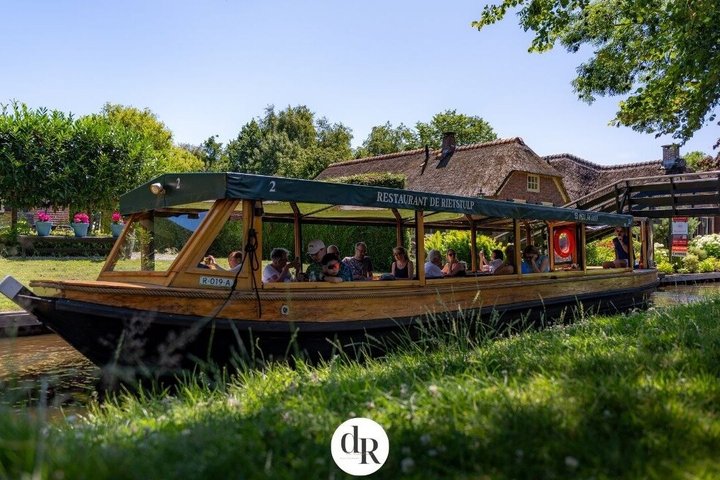Giethoorn Rondvaart met Koffie en Stroopwafel