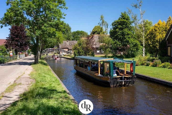 Giethoorn Rondvaart met Koffie en Stroopwafel