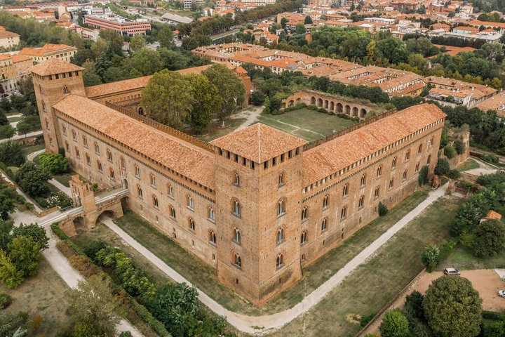 Hallo Pavia: Privater 2-Stunden-Einführungs-Stadtspaziergang mit Ortskundigem Reiseleiter
