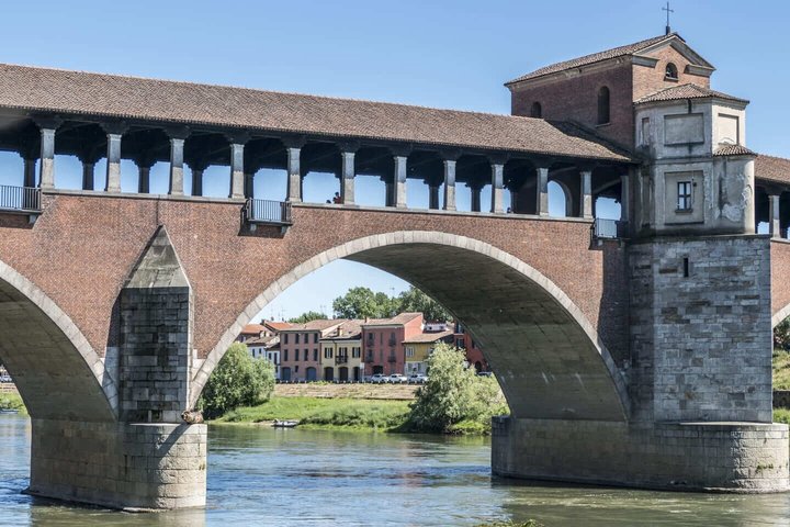 Hallo Pavia: Privater 2-Stunden-Einführungs-Stadtspaziergang mit Ortskundigem Reiseleiter