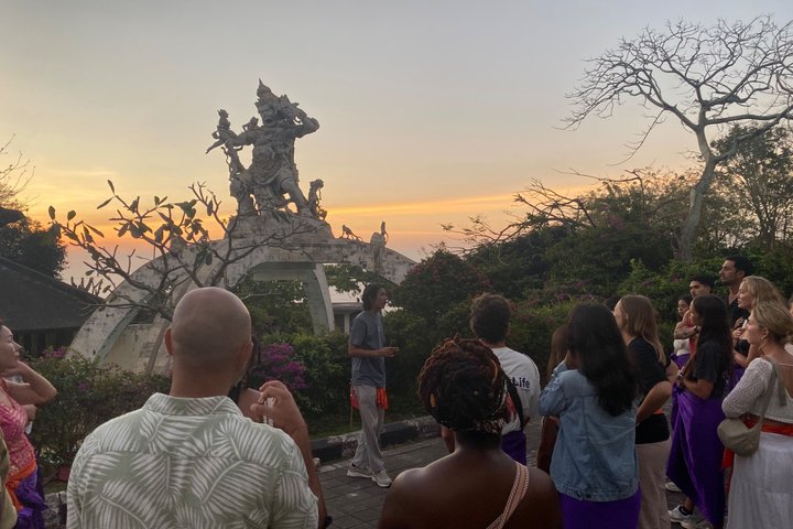 Kecak Fire Dance billet og Uluwatu solnedgang tur inkluderet